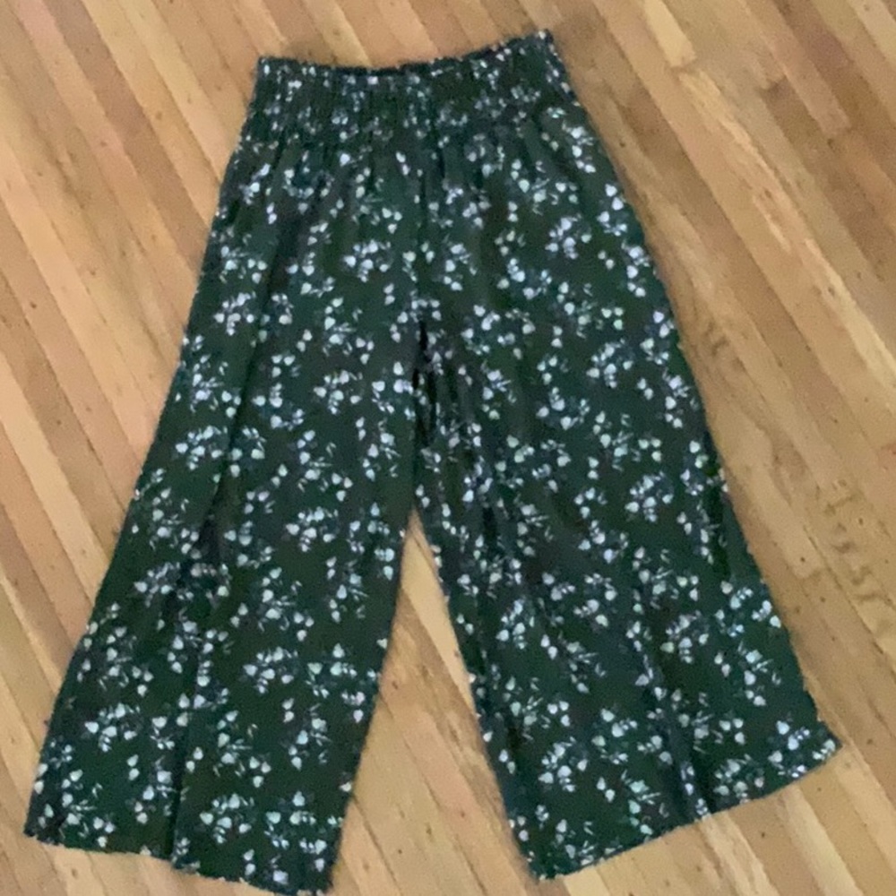 Coco & Jaimesom wide leg crops